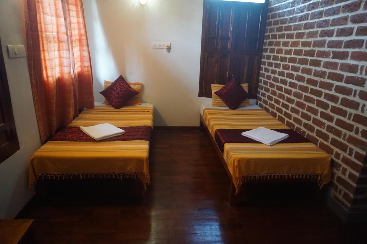 Green'S Guest House Auroville Exterior photo