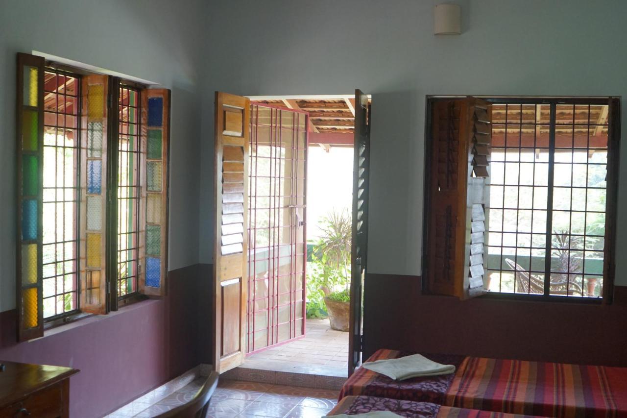 Green'S Guest House Auroville Exterior photo