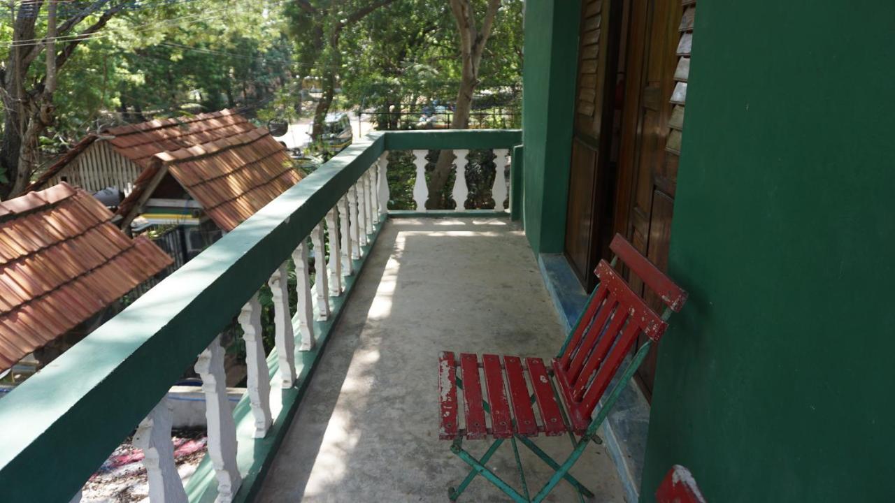 Green'S Guest House Auroville Exterior photo