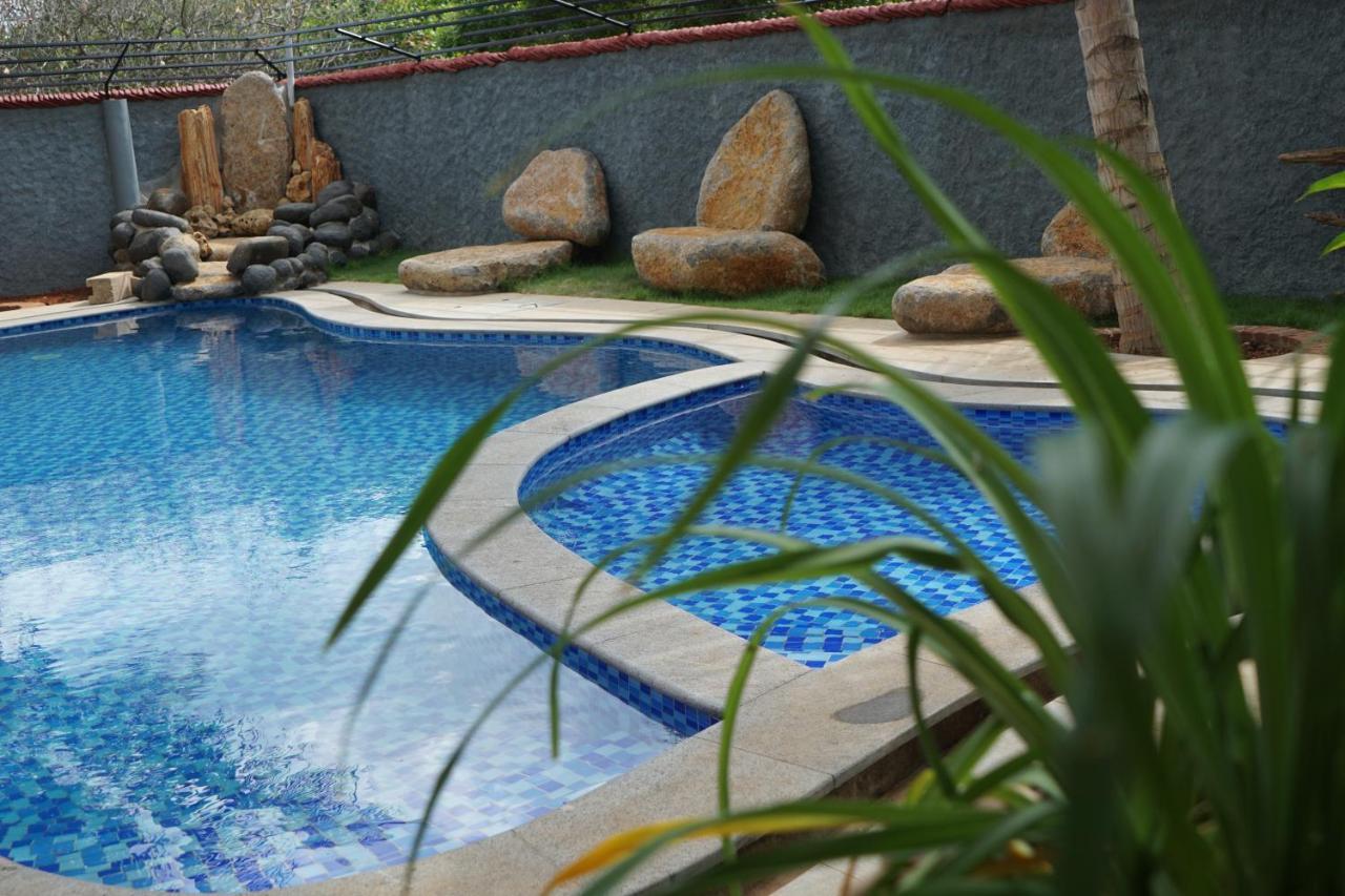 Green'S Guest House Auroville Exterior photo