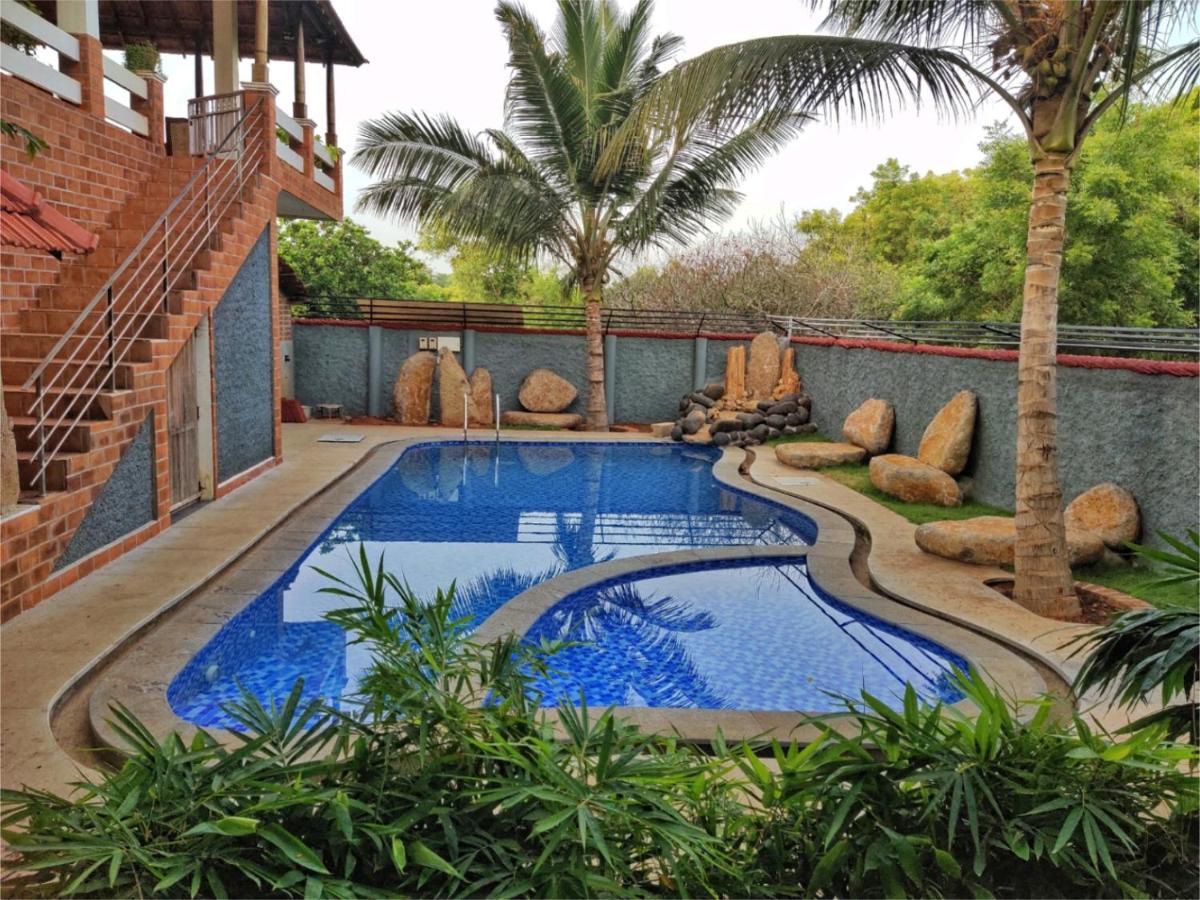 Green'S Guest House Auroville Exterior photo
