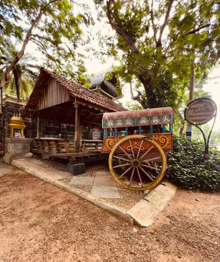 Green'S Guest House Auroville Exterior photo