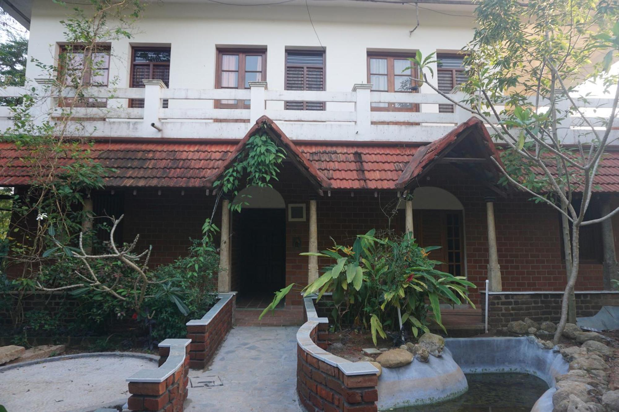 Green'S Guest House Auroville Exterior photo