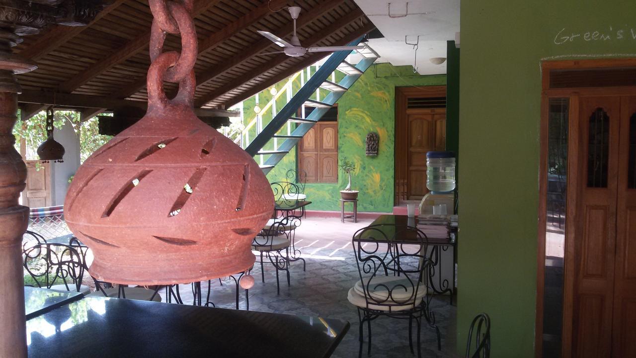 Green'S Guest House Auroville Exterior photo