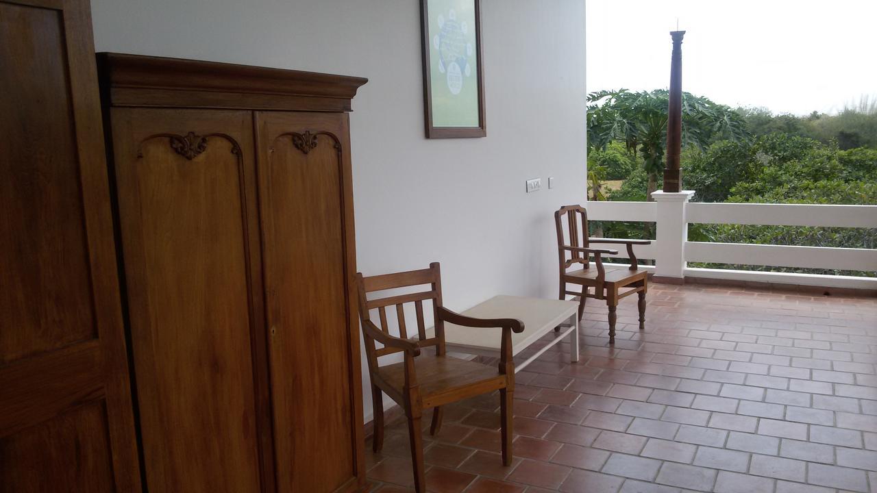 Green'S Guest House Auroville Exterior photo