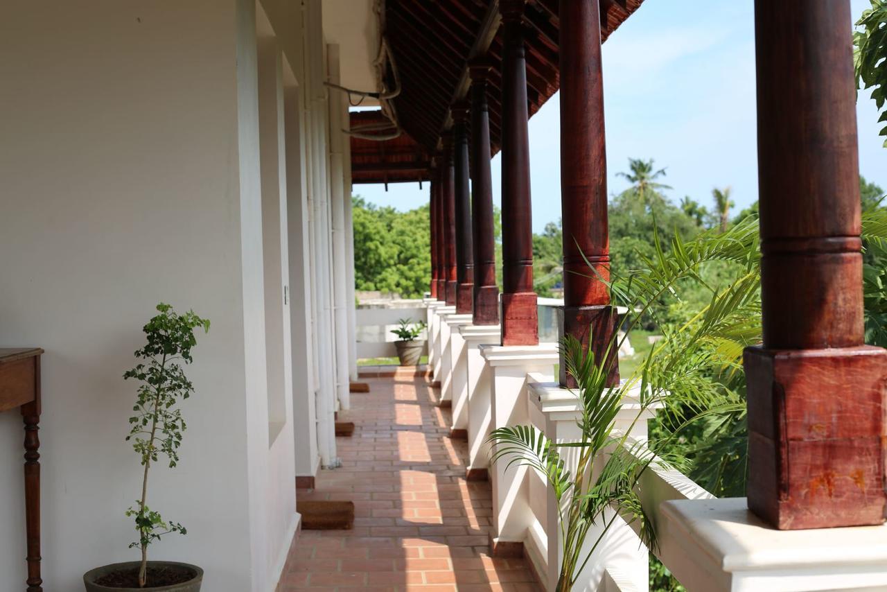 Green'S Guest House Auroville Exterior photo