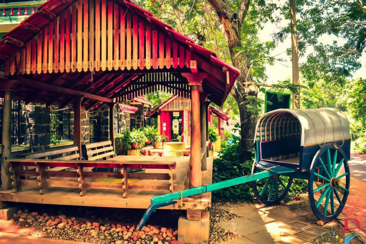 Green'S Guest House Auroville Exterior photo